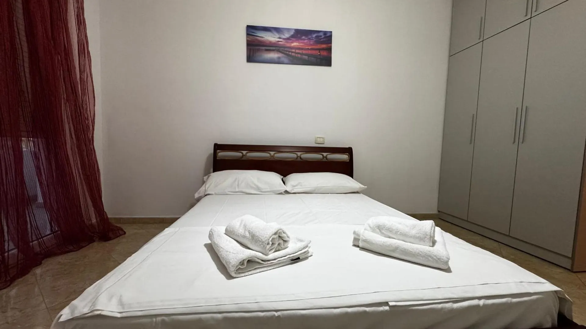 Velvet Sands Apartments In The City Center Vlorë 0*,